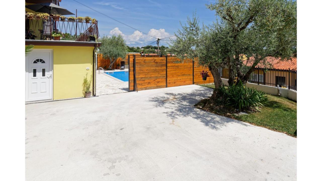 Holiday Home Vlady By Rent Istria Buje Exteriör bild